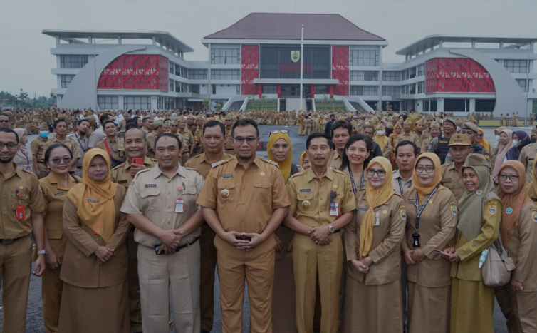 Penyambutan Bupati Sragen di Pemda Terpadu dilanjutkan Apel Perdana bersama ASN